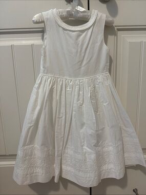 Classic White Sleeveless Girls' Party Dress with Pleated Skirt